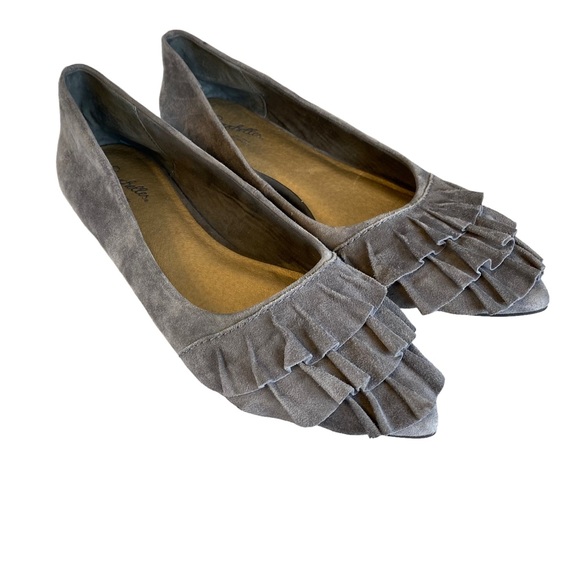Seychelles Shoes - Seychelles Downstage Gray Suede Ruffled Point Toe Flats Size 9.5